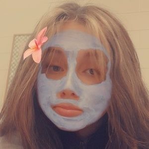 Meet your Posher, Arissa